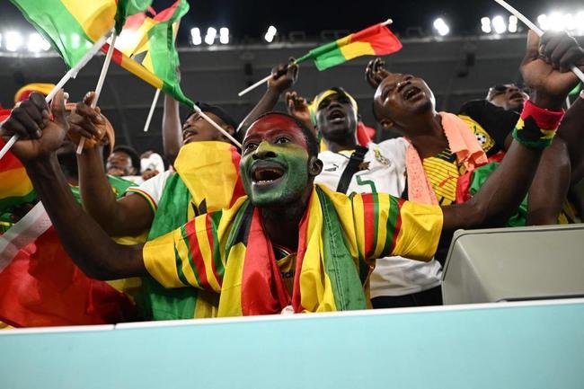 Imagens da torcida no confronto entre Portugal e Gana, pelo Grupo H da Copa do Mundo.