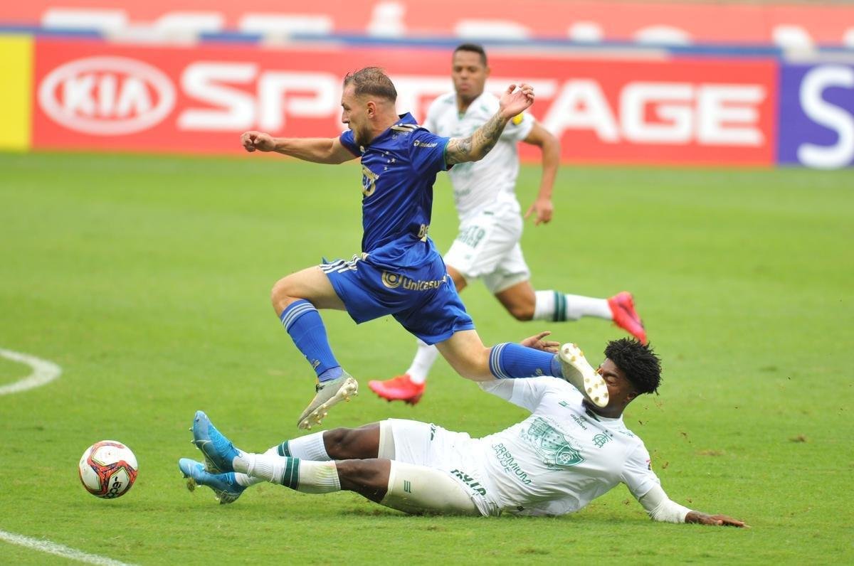 Fotos do clssico de ida da semifinal do Campeonato Mineiro, entre Cruzeiro e Amrica, no Mineiro, em Belo Horizonte