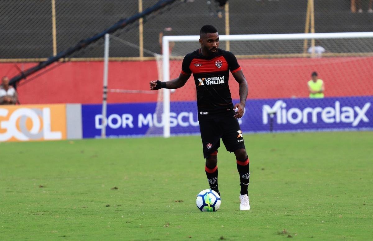 Vitória derrotou Atlético por 1 a 0, no Barradão, com gol de Léo Ceará