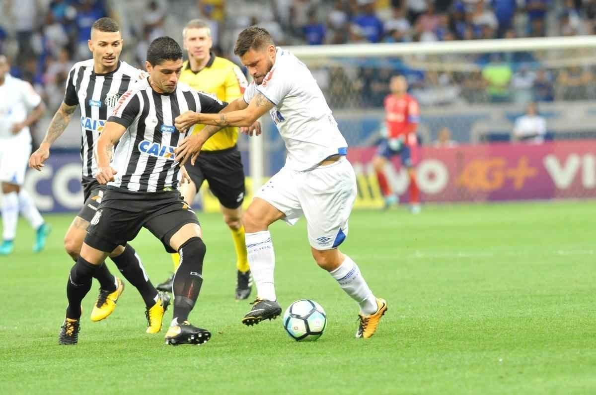 Imagens da torcida e da partida entre Cruzeiro e Santos, no Mineiro