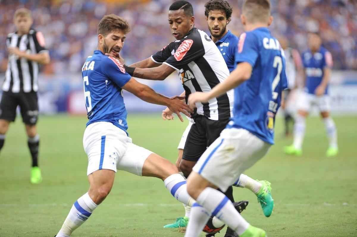No segundo tempo, jogo ficou mais tenso. Arrascaeta fez 2 a 0 para o Cruzeiro, e Elias diminuiu para o Galo