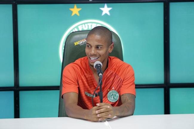 Rickson -  muito querido por Felipe Conceio, que o treinou na base do Botafogo e indicou a sua contratao ao Amrica, em janeiro de 2020. Sem espao no Coelho, o jovem de 22 anos seguiu rumo ao Guarani, novamente a pedido do tcnico. Ser que a parceria se repetir no Cruzeiro? Se depender das carncias do elenco, existe sim a chance, pois o jogador atua como segundo volante e se destaca pelas subidas ao ataque e chute de mdia distncia.