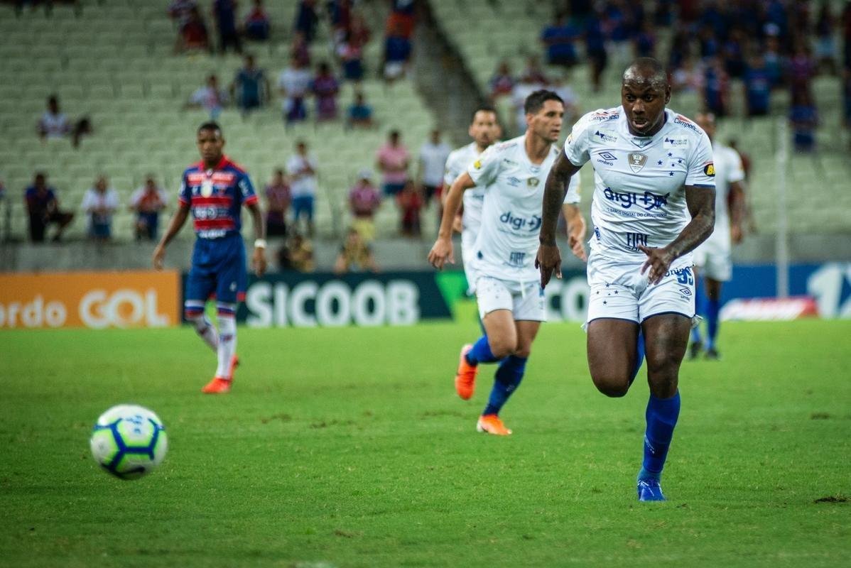 Fotos do jogo entre Fortaleza e Cruzeiro, na Arena Castelo, pela nona rodada do Brasileiro