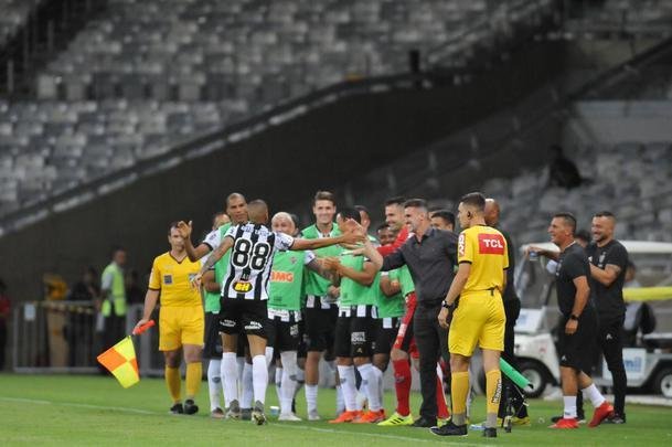 Atltico e Botafogo se enfrentaram no Mineiro, pela 37 rodada do Brasileiro
