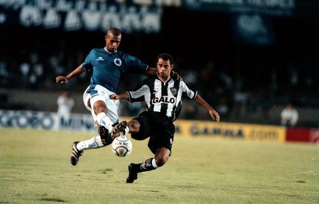 Lateral-direito Z Maria (Flamengo: 1996 / Cruzeiro: 2000) : 13 jogos pelo Flamengo (1 gol) e 29 jogos pelo Cruzeiro (2 gols)