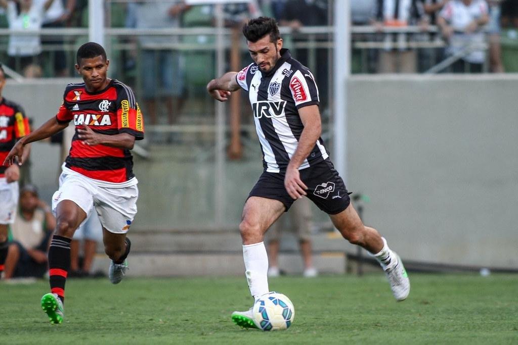 Atlético 4 x 1 Flamengo - Campeonato Brasileiro de 2015 - Menos de um ano depois de duas goleadas, o Flamengo voltou a sofrer contra o Atlético em BH. No Independência, o Galo venceu por 4 a 1, com direito a um golaço do argentino Dátolo. Jemerson, duas vezes, e Marcelo, contra, também fizeram para o Galo. O Flamengo descontou com Paulinho.
