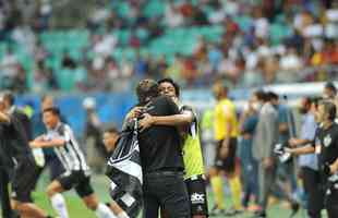 Com gols de Hulk, de pnalti, e Keno (e), o Galo virou sobre o Bahia, por 3 a 2 e chegou ao bicampeonato brasileiro