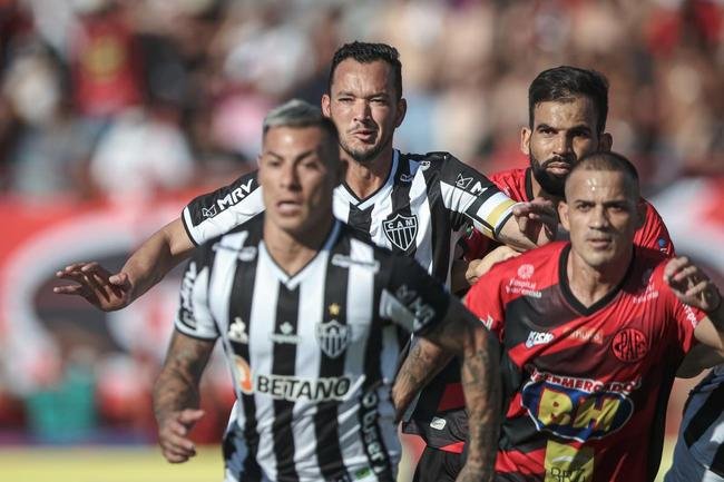 Fotos do jogo entre Pouso Alegre e Atltico, pelo Mineiro