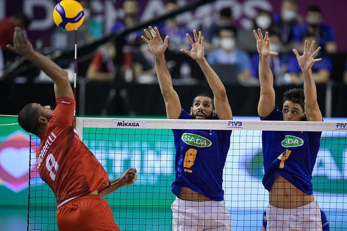 Fotos da final do Mundial de Vlei Masculino, entre Cruzeiro e Civitanova-ITA, no Ginsio Divino Braga, em Betim