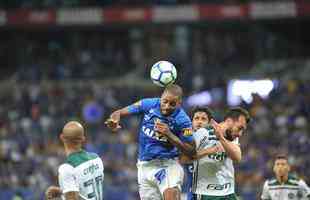 Depois do gol do Palmeiras, o jogo ficou tenso e com ataques alternados