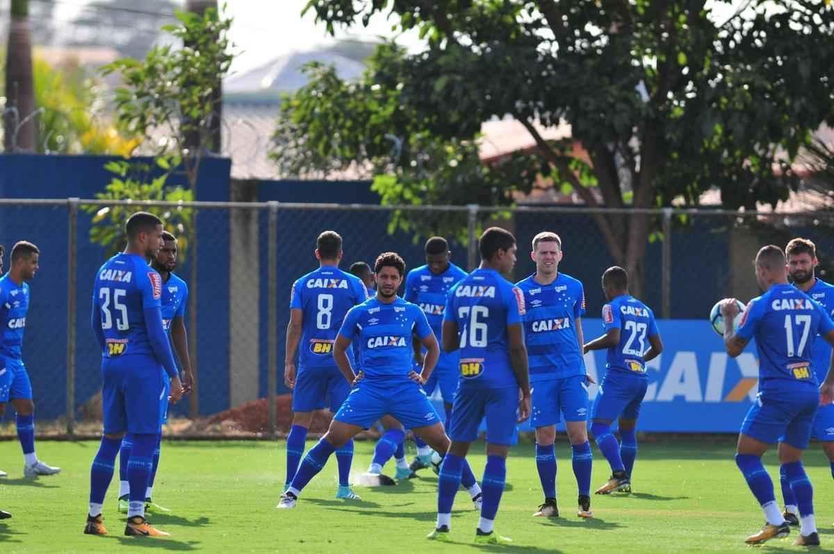 Fotos do ltimo treino do Cruzeiro antes de enfrentar o Grmio (Alexandre Guzanshe/EM D.A Press)