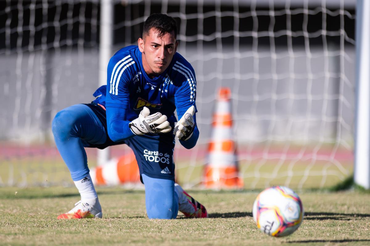 Último treino do Cruzeiro antes do jogo contra o Vitória, pela Série B. Atividade foi realizada no Pituaçu, em Salvador (BA)