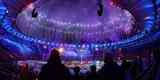 Torcedores acompanham a bela cerimnia de encerramento dos Jogos do Rio
