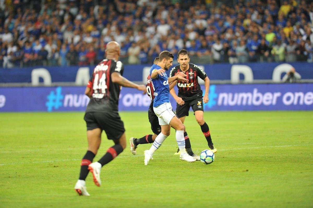 Cruzeiro conseguiu marcar no segundo tempo, com Arrascaeta, mas sofreu empate no fim com Bergson