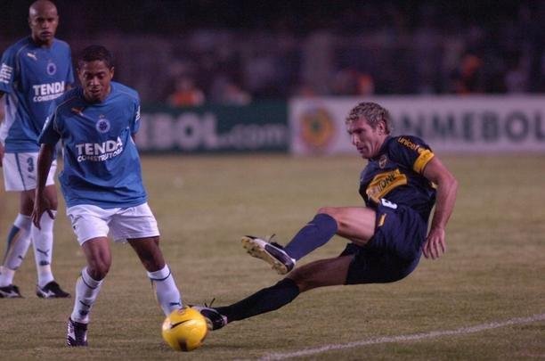 2008 - Copa Libertadores - Cruzeiro foi eliminado nas oitavas de final ao ser derrotado pelo Boca Juniors. Imagem da partida diante dos argentinos, no Mineirão