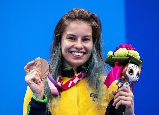 Beatriz Borges Carneiro fatura o bronze nos 100m nado peito S14