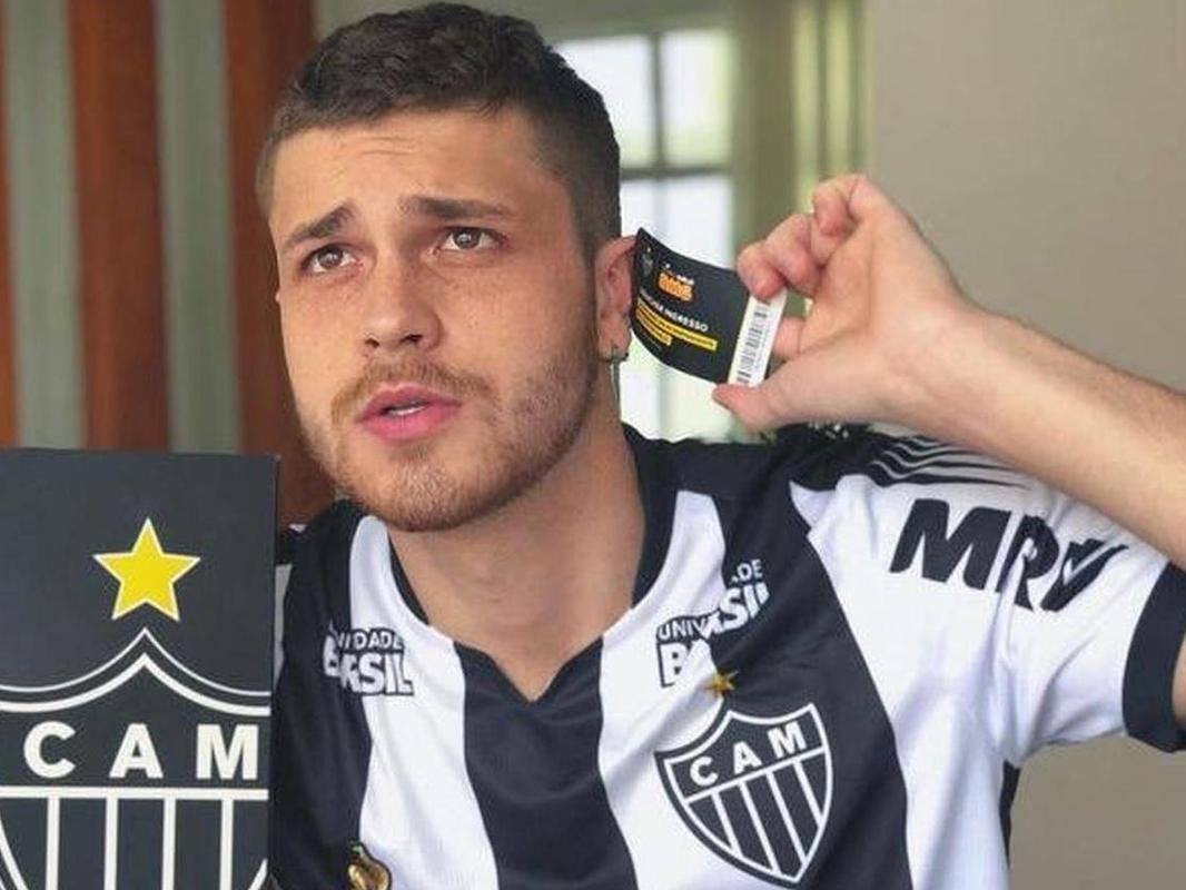 O influenciador e humorista Gustavo Tubaro tem mais de 7 milhes de seguidores no Instagram e tambm  atleticano. Ele declarou, certa feita, que o Galo lhe ajudou a enfrentar um quadro de depresso. Tubaro foi convidado pelo Atltico para o anncio da contratao do volante Tch Tch, em 2021.