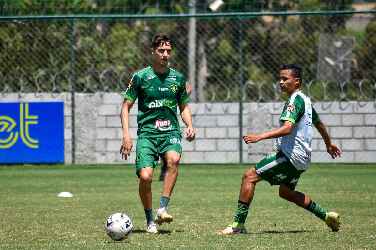 Treino do Amrica no CT Lanna Drumond nesta segunda-feira (24)