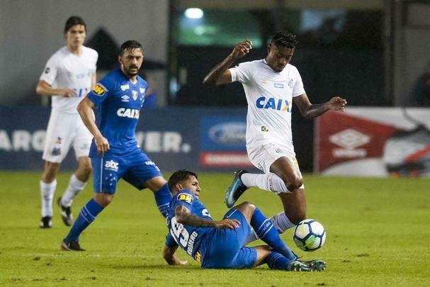 Fotos do jogo entre Santos e Cruzeiro, na Vila Belmiro, pelas quartas de final da Copa do Brasil