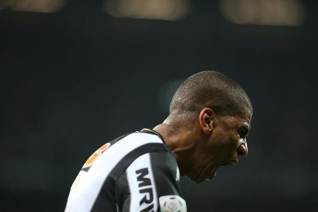 Leonardo Silva (zagueiro)