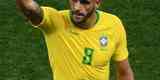Renato Augusto deixa campo aps empate entre Brasil e Sua pela Copa do Mundo