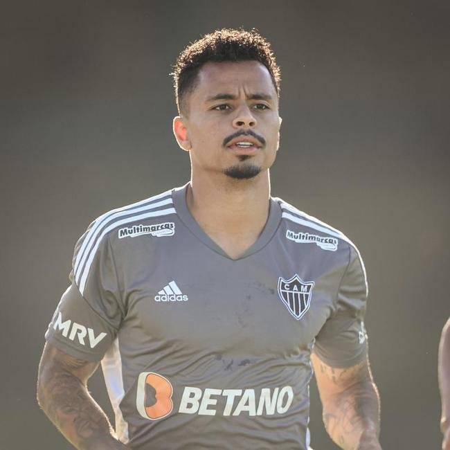 Nesta tera-feira (26), Cuca foi apresentado como treinador do Atltico - pela terceira vez na carreira. Primeiro, foi saudado pelo diretor de futebol Rodrigo Caetano e concedeu entrevista coletiva na sala de imprensa da Cidade do Galo. Depois, comandou o primeiro treino com o elenco no CT, j pensando no confronto contra o Internacional, pelo Campeonato Brasileiro.