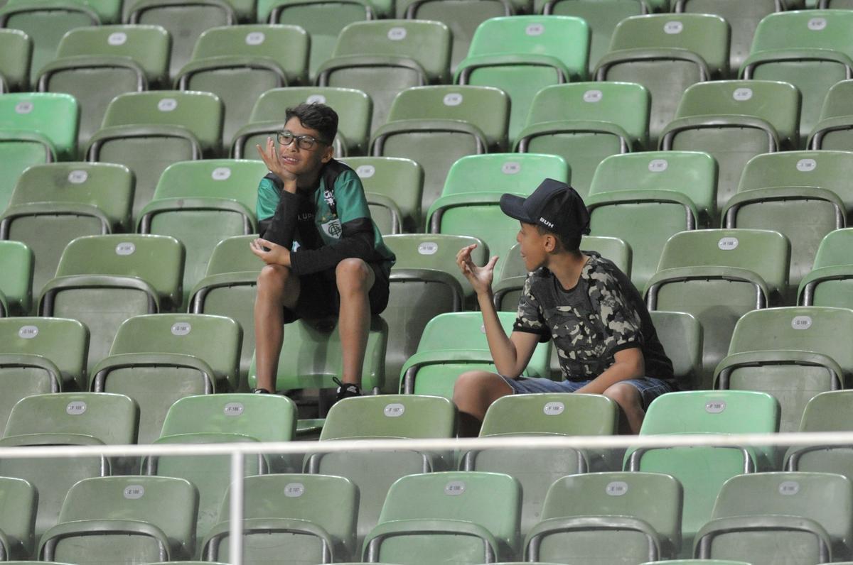 Torcedores do Amrica na partida contra o Internacional, no Independncia, pela 15 rodada do Brasileiro