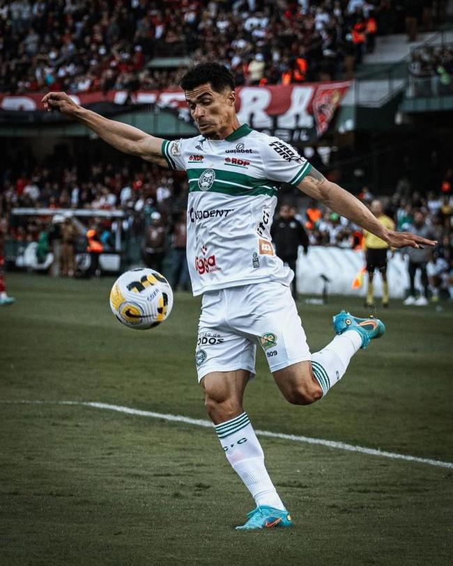 Egdio - Deixou o Cruzeiro em 2019 e acertou com o Fluminense no ano seguinte. Ao fim de 2021, deixou o clube carioca e assinou com o Coritiba. Ele est sem clube atualmente.
