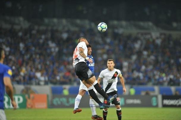 Fotos do primeiro tempo de Cruzeiro x Vasco, no Mineiro, pela 10 rodada do Campeonato Brasileiro