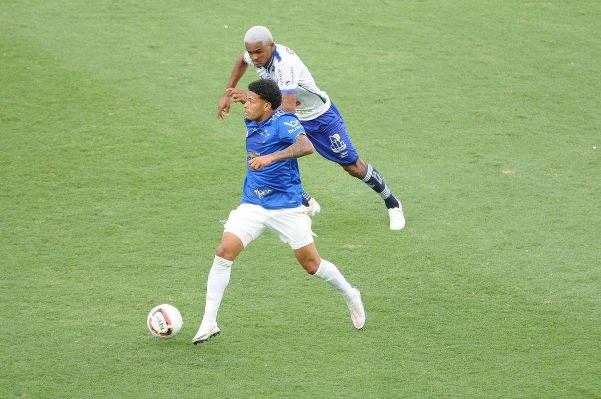 23- Filipe Machado (volante)
