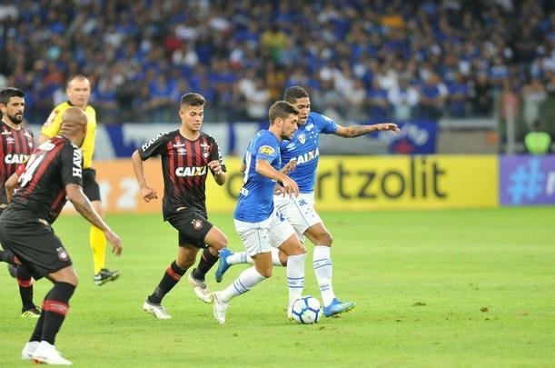 Cruzeiro conseguiu marcar no segundo tempo, com Arrascaeta, mas sofreu empate no fim com Bergson