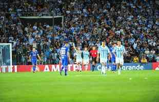 No segundo tempo, Lautaro Martnez marcou o terceiro dele no jogo, Robinho fez de falta para o Cruzeiro e Solari deu nmeros finais ao placar: Racing 4 x 2 Cruzeiro