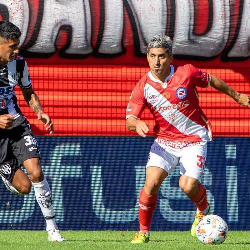 Matas Pisano, do Argentinos Juniors (Argentina) - jogou pelo Cruzeiro