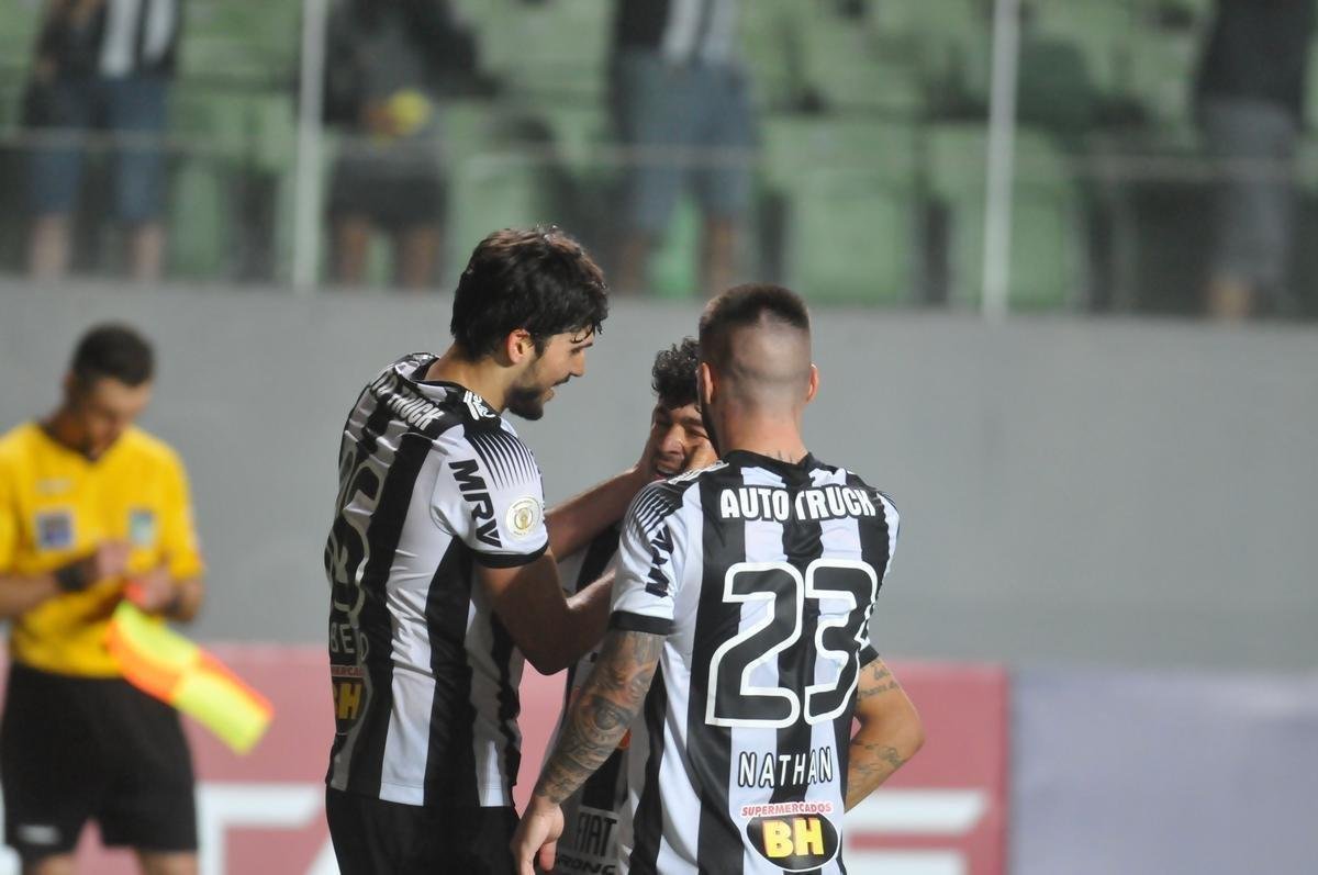 Fotos da vitria do Atltico sobre o Cear, por 2 a 1, no Independncia, com gols de Otero e Luan. Thiago Gallhardo descontou para os cearenses