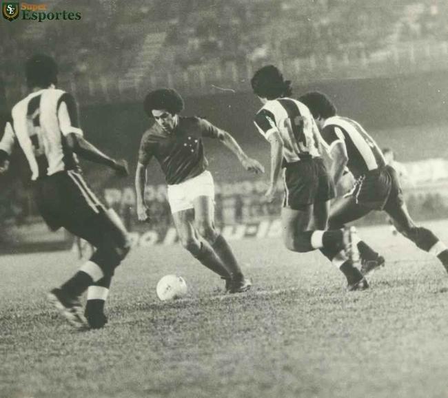 Cruzeiro goleou Alianza de Lima por 7 a 1 no Mineiro e se classificou para a deciso da Copa Libertadores contra o River Plate da Argentina