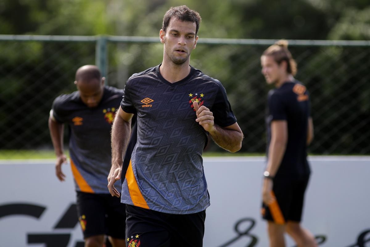 Nesta quinta-feira, sob o comando do treinador Daniel Paulista, Sport realizou primeiro trabalho ttico aps retorno s atividades