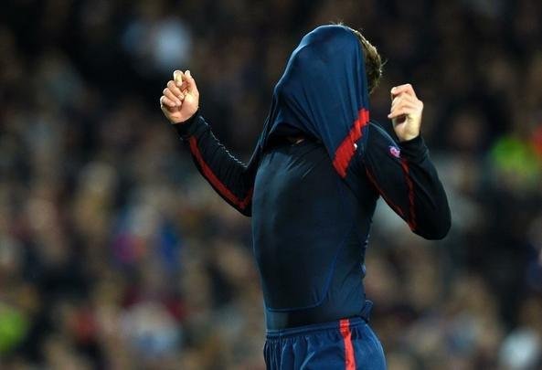 Suárez brilhou marcando dois gols para decretar a vitória, de virada, do Barcelona