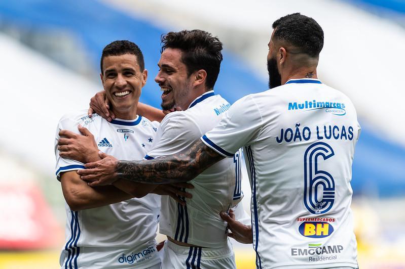 Cruzeiro goleou Patrocinense no Mineirão com gols de Ramon, Roberson e Maurício