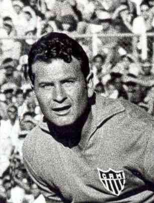 Mussula - O goleiro revelado pelo Cruzeiro deixou a equipe celeste em 1957 e foi para o Atltico, onde ficou por um ano. Depois de rodar pelo futebol mineiro, foi parar no Amrica, em 1966. Dois anos depois, voltou para o Galo, onde ficou at 1973. Ele atuou em 168 partidas com a camisa do Atltico e levou 156 gols. 
