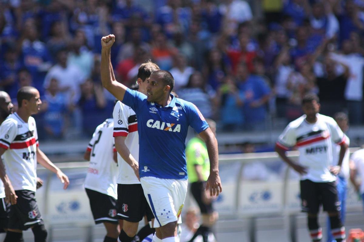 Cruzeiro 2x0 Santa Cruz (22 rodada do Brasileiro de 2016): com gols de Robinho e bila, time celeste ganhou dos pernambucanos por 2 a 0 na manh de domingo, 28 de agosto. Pblico presente foi de 49.208 (46.591 pagantes). Arrecadao bruta com bilheteria chegou a R$ 1.445.435,00.