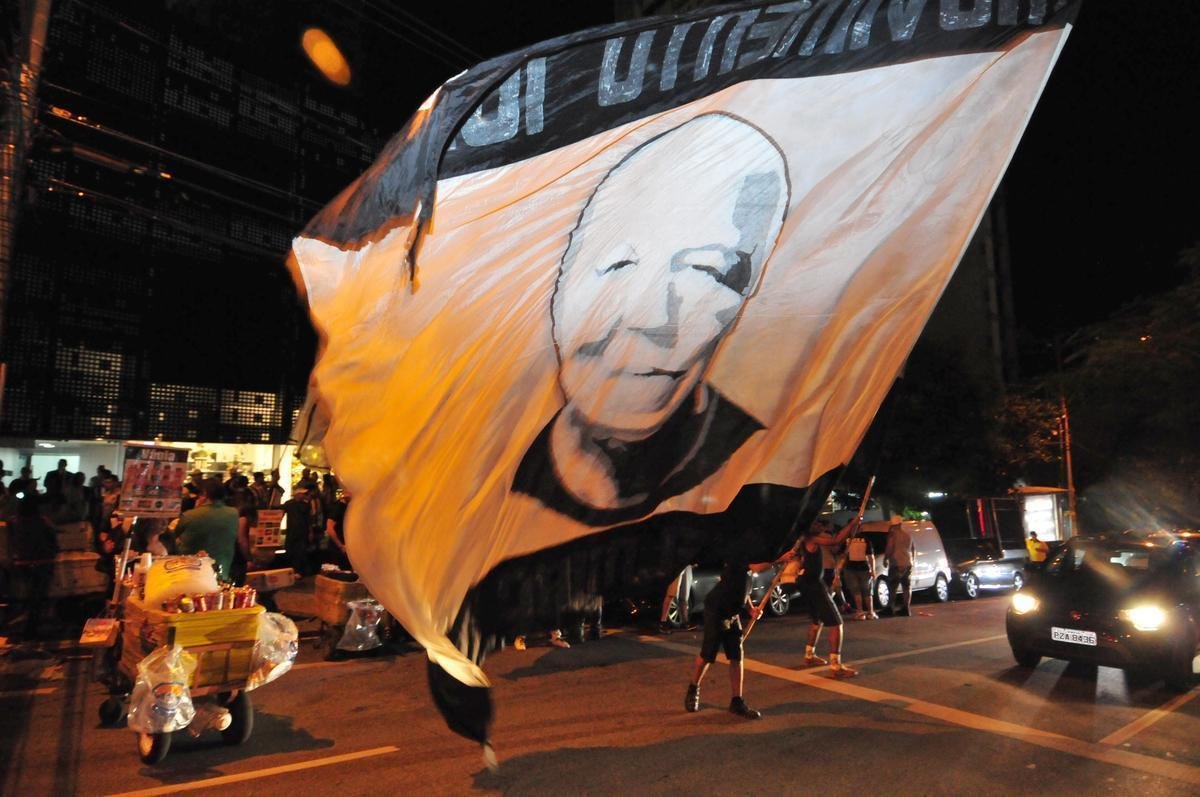 Fotos da festa da torcida do Atltico na sede do clube pelo aniversrio de 110 anos
