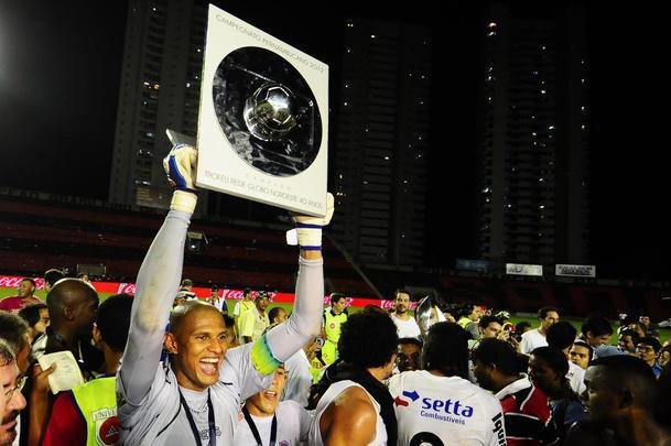 Em mais uma final contra o Sport, o Santa Cruz foi bicampeão pernambucano em 2012. E Tiago Cardoso, bicampeão pelo Tricolor.