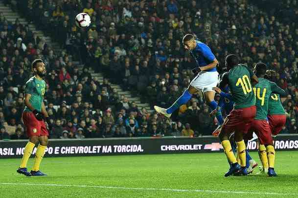 Seleo Brasileira realizou o ltimo jogo do ano de 2018 contra o Camares, em Milton Keynes, na Inglaterra