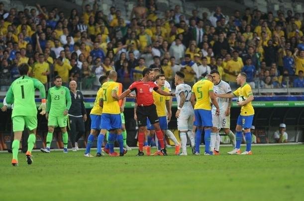 Fotos da vitria do Brasil sobre a Argentina, por 2 a 0, no Mineiro, pela semifinal da Copa Amrica; Gabriel Jesus e Firmino marcaram os gols da seleo em BH