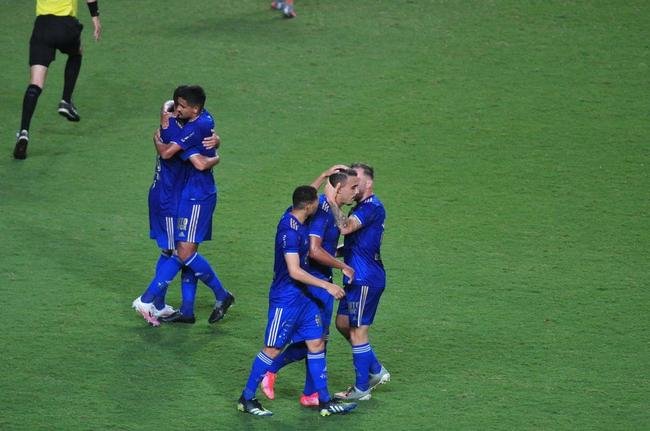 Fotos de Coimbra x Cruzeiro, no Independncia, pela 8 rodada do Mineiro. William Pottker e Felipe Augusto fizeram os gols da vitria celeste por 2 a 0.