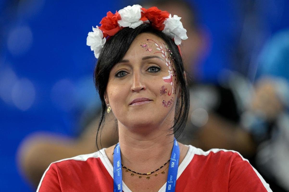 Fotos das torcidas de Argentina e Polnia durante jogo entre as duas selees pelo Grupo C da Copa do Mundo, no Estdio 974, em Doha, no Catar