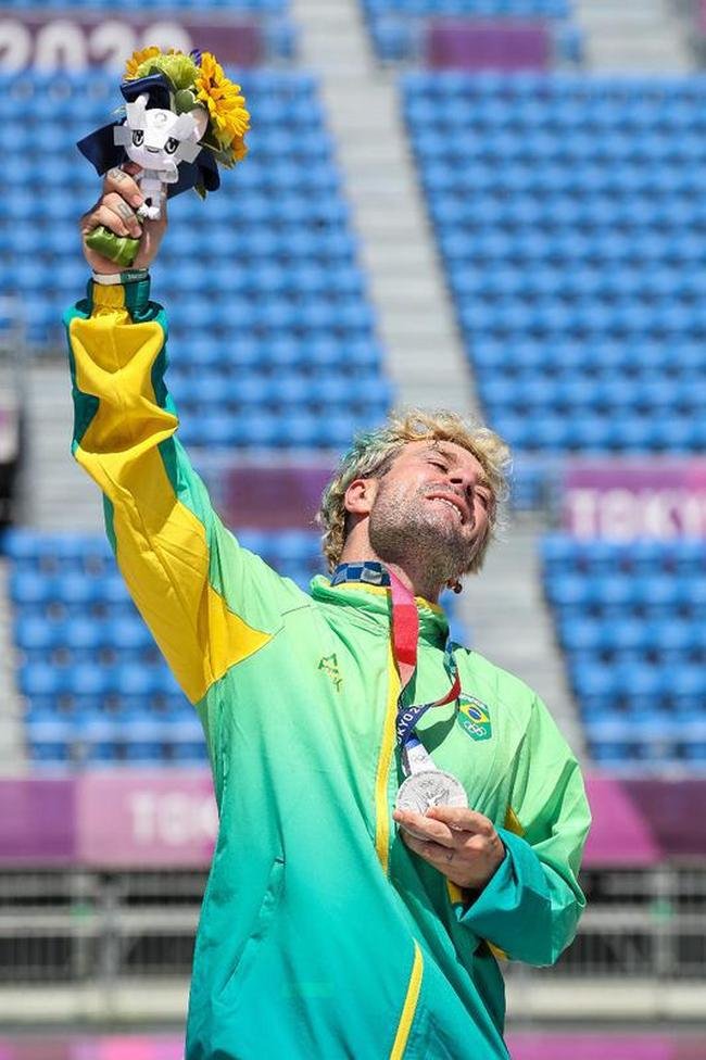 Pedro Barros conquistou a medalha de prata no skate park e vibrou muito com p�dio in�dito na modalidade que estreou nos Jogos de T�quio