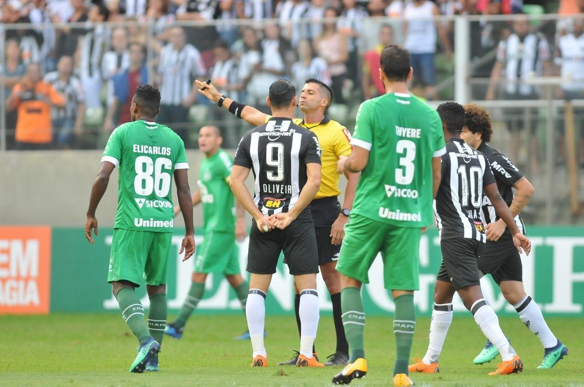 Atltico e Chapecoense fizeram jogo movimentado na tarde deste sbado