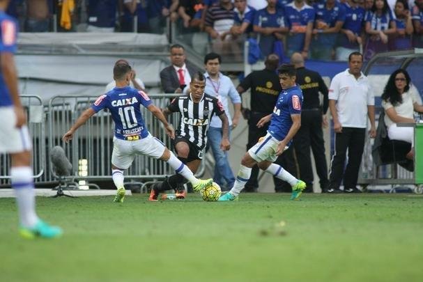 Imagens do segundo tempo do clssico entre Cruzeiro e Atltico, no Mineiro