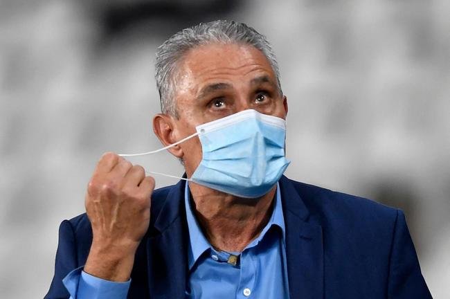 Brasil e Peru se enfrentaram no Estdio Nilton Santos, pelas semifinais da Copa Amrica 